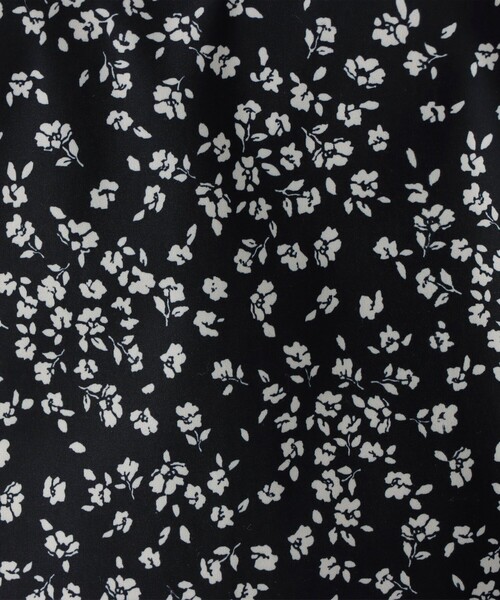 Afternoon Tea（アフタヌーンティー）の「フラワープリントＶネックブラウス（シャツ/ブラウス・レディース・ネイビー/ホワイト/ブラック・MEDIUM）」の10枚目の写真