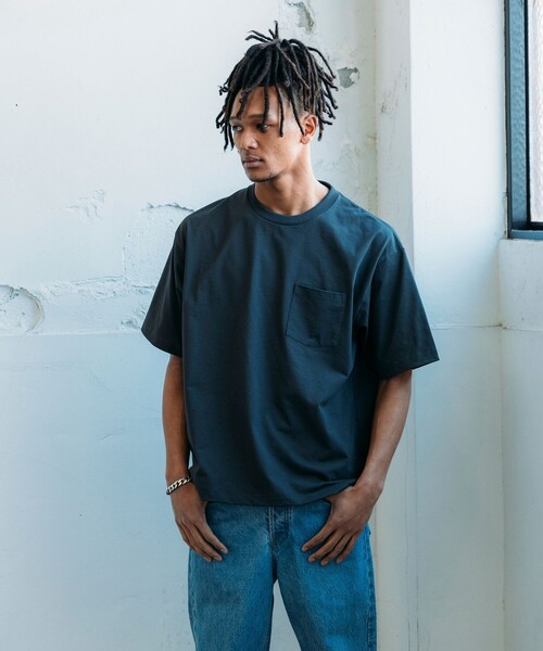 FREAK'S STORE（フリークスストア）の「FREAK’S STORE/フリークスストア AIRDRY 高機能素材 7.7オンス ビックシルエット クルーネック ポケットTシャツ/エアドライ ポリエステル Tシャツ/吸水速乾/遮熱性/UVカット（Tシャツ/カットソー・メンズ・チャコールグレー/ブラック/オリーブ/サックスブルー/ミント/ホワイト・SMALL/MEDIUM/LARGE）」の3枚目の写真