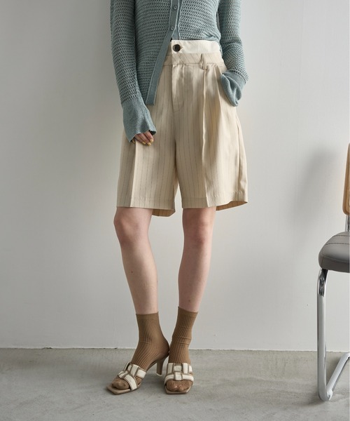 THE YOn(ザヨン)の「ダブルウエストストライプハーフパンツ(その他パンツ・レディース・レディッシュグレー/ナチュラル・S/M)」の2枚目の写真