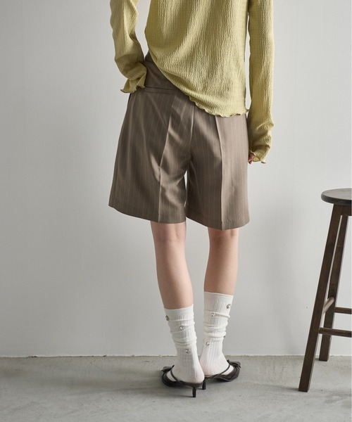 THE YOn(ザヨン)の「ダブルウエストストライプハーフパンツ(その他パンツ・レディース・レディッシュグレー/ナチュラル・S/M)」の14枚目の写真