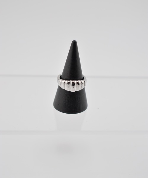 BROTHERHOOD(ブラザーフッド)の「【earyear】Ribbed Dome design peti Volume Ring(リング・レディース・シルバー/ゴールド・MEDIUM/LARGE)」の7枚目の写真