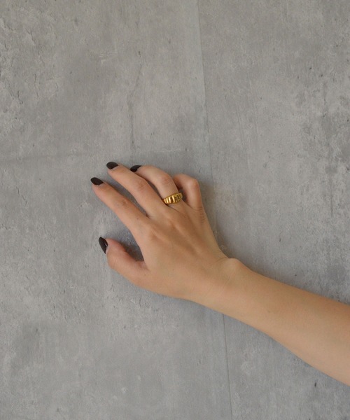 BROTHERHOOD(ブラザーフッド)の「【earyear】Ribbed Dome design peti Volume Ring(リング・レディース・シルバー/ゴールド・MEDIUM/LARGE)」の11枚目の写真
