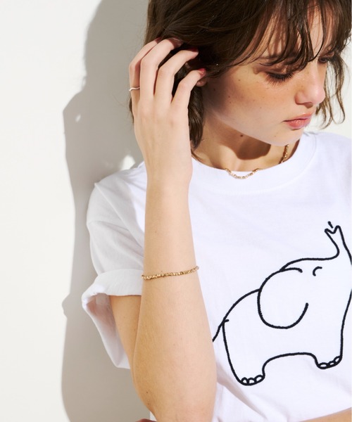 Unitage(ユニテージ)の「ゾウさん刺繍TEE(Tシャツ/カットソー・レディース・ベージュ/ホワイト/ネイビー・FREE)」の1枚目の写真