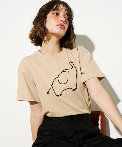 Unitage(ユニテージ)の「ゾウさん刺繍TEE(Tシャツ/カットソー・レディース・ベージュ/ホワイト/ネイビー・FREE)」の4枚目の写真