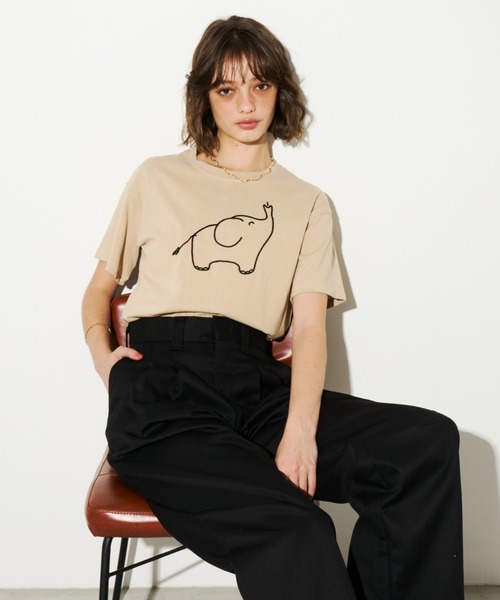 Unitage(ユニテージ)の「ゾウさん刺繍TEE(Tシャツ/カットソー・レディース・ベージュ/ホワイト/ネイビー・FREE)」の9枚目の写真