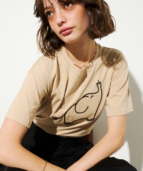 Unitage(ユニテージ)の「ゾウさん刺繍TEE(Tシャツ/カットソー・レディース・ベージュ/ホワイト/ネイビー・FREE)」の7枚目の写真