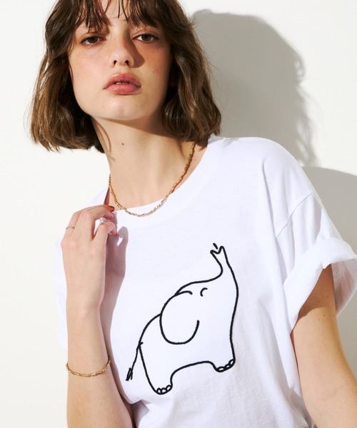 Unitage(ユニテージ)の「ゾウさん刺繍TEE(Tシャツ/カットソー・レディース・ベージュ/ホワイト/ネイビー・FREE)」の15枚目の写真