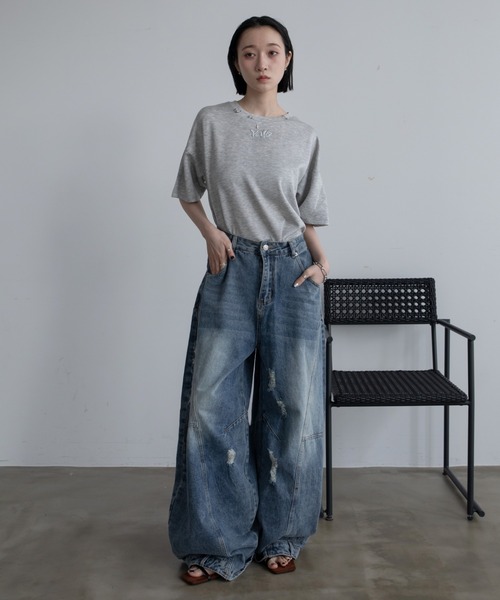 VACANCY(ヴァカンシー)の「ヴィンテージライクリングチャーム立体ロゴトップス(Tシャツ/カットソー・レディース・ブラック/ホワイト/グレー・FREE)」の13枚目の写真