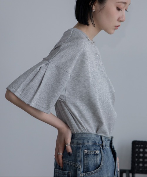 VACANCY(ヴァカンシー)の「ヴィンテージライクリングチャーム立体ロゴトップス(Tシャツ/カットソー・レディース・ブラック/ホワイト/グレー・FREE)」の20枚目の写真