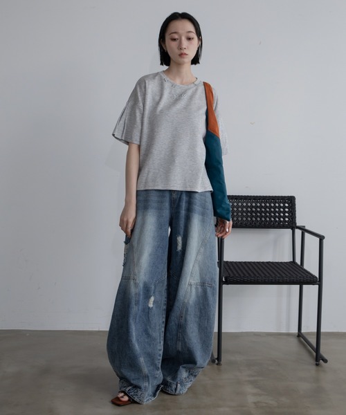 VACANCY(ヴァカンシー)の「ヴィンテージライクリングチャーム立体ロゴトップス(Tシャツ/カットソー・レディース・ブラック/ホワイト/グレー・FREE)」の4枚目の写真