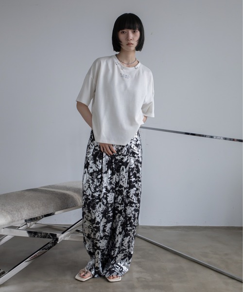 VACANCY(ヴァカンシー)の「ヴィンテージライクリングチャーム立体ロゴトップス(Tシャツ/カットソー・レディース・ブラック/ホワイト/グレー・FREE)」の15枚目の写真