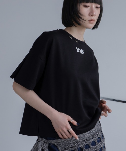 VACANCY(ヴァカンシー)の「ヴィンテージライクリングチャーム立体ロゴトップス(Tシャツ/カットソー・レディース・ブラック/ホワイト/グレー・FREE)」の7枚目の写真