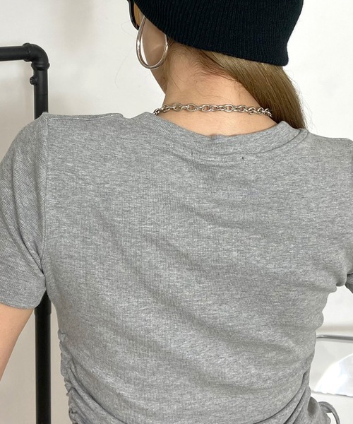 non-hedge(ノンヘッジ)の「ヘンリーネックレイヤード風サイドドロストショート丈Tシャツ(Tシャツ/カットソー・レディース・ブラック/オフホワイト/グレー/ピンク/チャコール/カーキ/ワインレッド・FREE)」の10枚目の写真