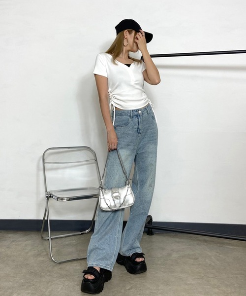 non-hedge(ノンヘッジ)の「ヘンリーネックレイヤード風サイドドロストショート丈Tシャツ(Tシャツ/カットソー・レディース・ブラック/オフホワイト/グレー/ピンク/チャコール/カーキ/ワインレッド・FREE)」の15枚目の写真
