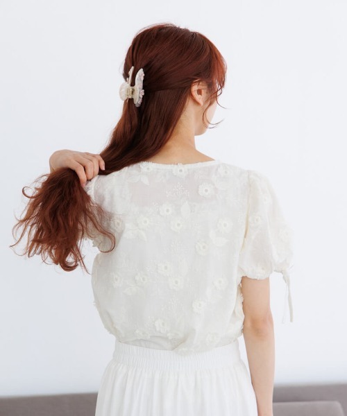 flower（フラワー）の「ブルームエンブロイダリートップ（シャツ/ブラウス・レディース・イエロー/ホワイト/グリーン/ピンク・FREE）」の6枚目の写真