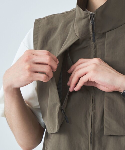 MARMOT(マーモット)の「【別注】<Marmot>GLR ユーティリティー ベスト(ベスト・メンズ・ダークグレー/ブラック・M/L)」の19枚目の写真