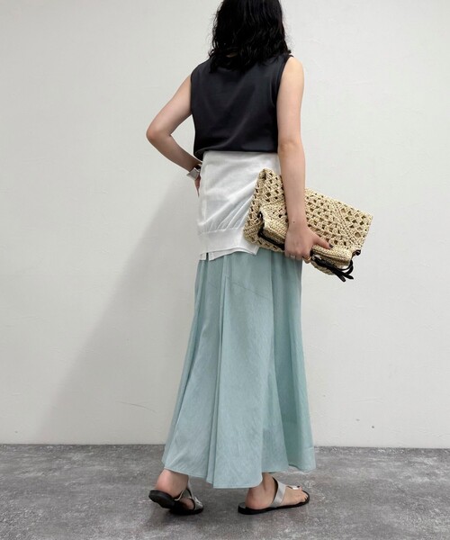 fredy emue(フレディエミュ)の「シルケットノースリーブインナー(タンクトップ・レディース・ベージュ/オフホワイト/チャコールグレー・38)」の10枚目の写真