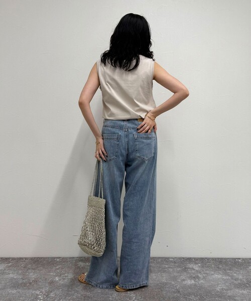 fredy emue(フレディエミュ)の「シルケットノースリーブインナー(タンクトップ・レディース・ベージュ/オフホワイト/チャコールグレー・38)」の13枚目の写真