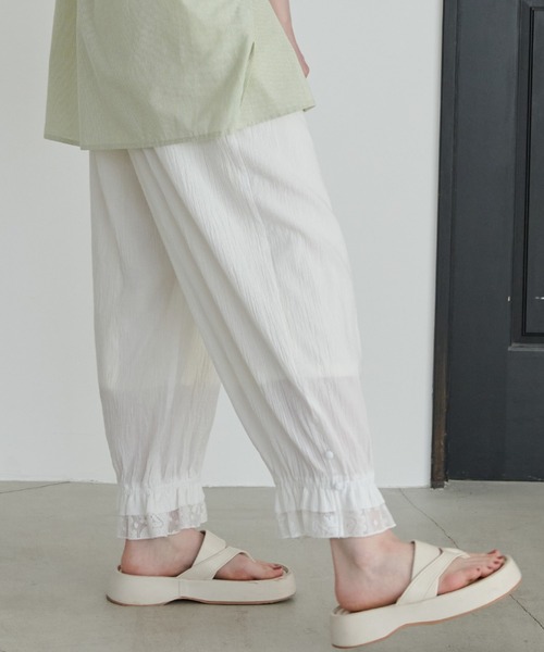 Crisp(クリスプ)の「フリルレースドロワーズパンツ(その他パンツ・レディース・ホワイト/ブラック・FREE)」の1枚目の写真