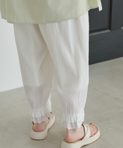 Crisp(クリスプ)の「フリルレースドロワーズパンツ(その他パンツ・レディース・ホワイト/ブラック・FREE)」の4枚目の写真