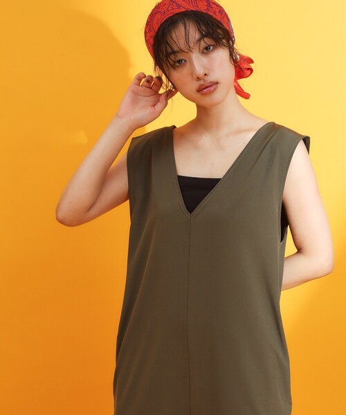 THE SHOP TK (ザ ショップ ティーケー )の「【mizugiwa/ラッシュガード】Vネックジャンスカ/セットアップ可/接触冷感/UVケア/洗濯機OK(ワンピース・レディース・ブラック/カーキ・12/13)」の4枚目の写真