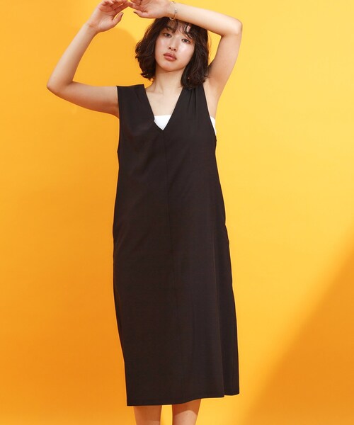 THE SHOP TK (ザ ショップ ティーケー )の「【mizugiwa/ラッシュガード】Vネックジャンスカ/セットアップ可/接触冷感/UVケア/洗濯機OK(ワンピース・レディース・ブラック/カーキ・12/13)」の10枚目の写真