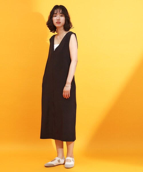 THE SHOP TK (ザ ショップ ティーケー )の「【mizugiwa/ラッシュガード】Vネックジャンスカ/セットアップ可/接触冷感/UVケア/洗濯機OK(ワンピース・レディース・ブラック/カーキ・12/13)」の11枚目の写真