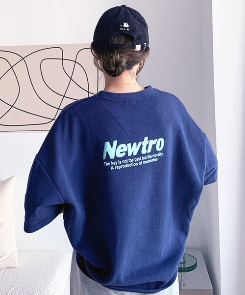 VIBGYOR（ヴィブジョー）の「[NARULA/ナルラ]ネオ レトロメッセージ プリント オーバーサイズ Tシャツ(CZ)（Tシャツ/カットソー・レディース・ピンク/ネイビー/グレー・FREE）」の8枚目の写真