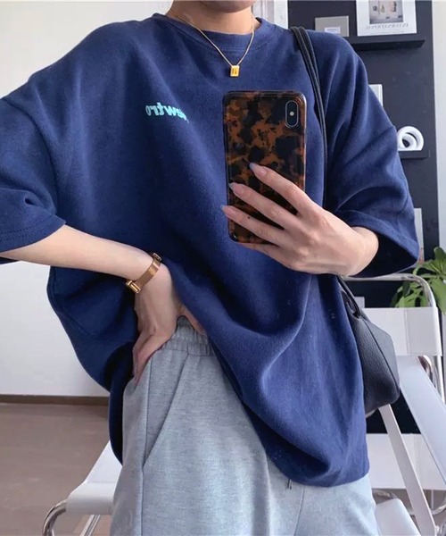 VIBGYOR（ヴィブジョー）の「[NARULA/ナルラ]ネオ レトロメッセージ プリント オーバーサイズ Tシャツ(CZ)（Tシャツ/カットソー・レディース・ピンク/ネイビー/グレー・FREE）」の9枚目の写真