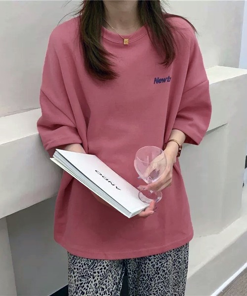 VIBGYOR（ヴィブジョー）の「[NARULA/ナルラ]ネオ レトロメッセージ プリント オーバーサイズ Tシャツ(CZ)（Tシャツ/カットソー・レディース・ピンク/ネイビー/グレー・FREE）」の13枚目の写真