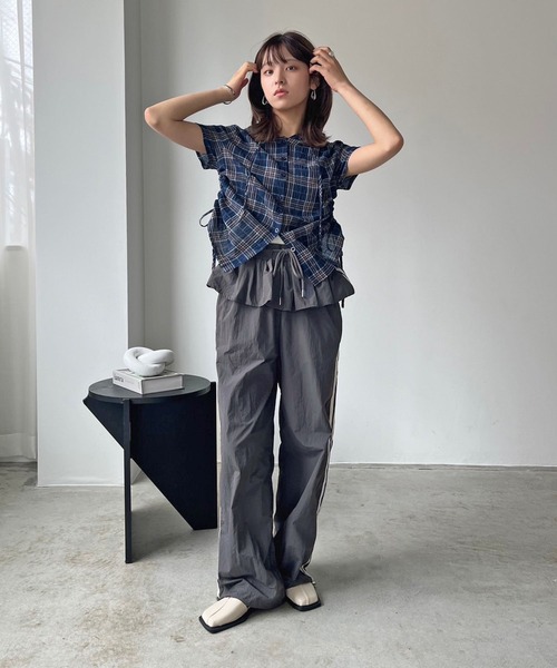 Jewelobe(ジュエローブ)の「サイドドロストフーディーコンパクトチェックシャツ(シャツ/ブラウス・レディース・ネイビー/グリーン/ベージュ・FREE)」の18枚目の写真