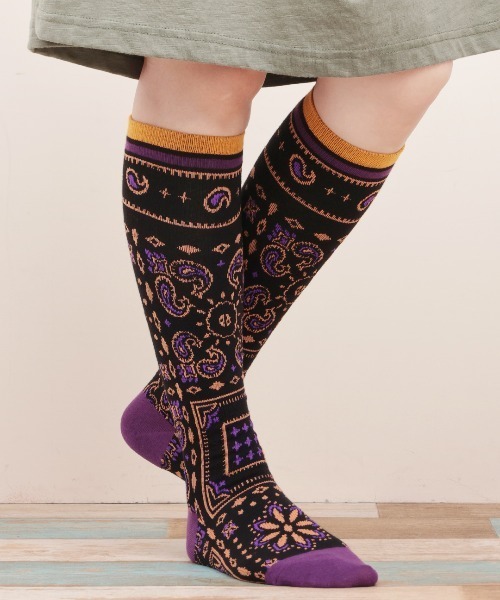 チチカカ（チチカカ）の「バンダナ着圧ソックス（ソックス/靴下・レディース・ブラック/オフホワイト・FREE）」の2枚目の写真