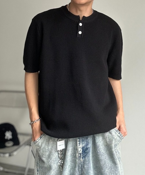 CREARE -LINO-（クレアーレリノ）の「ヘンリーネックニットトップス（ニット/セーター・メンズ・グリーン/キャメル/アイボリー/ブラック・MEDIUM/LARGE）」の8枚目の写真