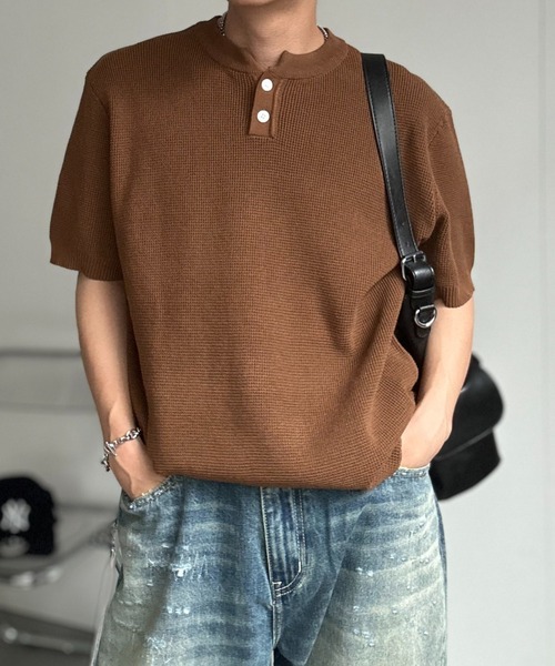 CREARE -LINO-（クレアーレリノ）の「ヘンリーネックニットトップス（ニット/セーター・メンズ・グリーン/キャメル/アイボリー/ブラック・MEDIUM/LARGE）」の12枚目の写真