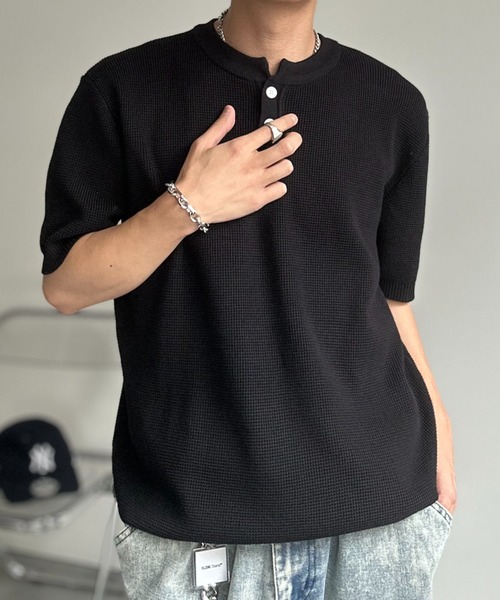 CREARE -LINO-（クレアーレリノ）の「ヘンリーネックニットトップス（ニット/セーター・メンズ・グリーン/キャメル/アイボリー/ブラック・MEDIUM/LARGE）」の17枚目の写真