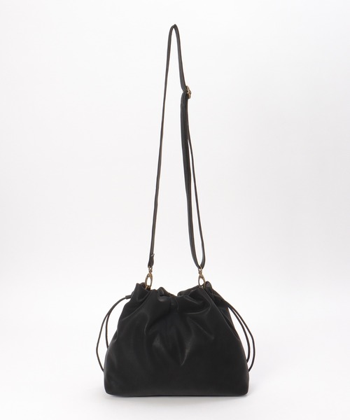 ikka(イッカ)の「【雑誌InRed11月号掲載】PUパフ巾着ショルダーバッグ(ショルダーバッグ・レディース・ライム/ブラック/ベージュ・FREE)」の4枚目の写真