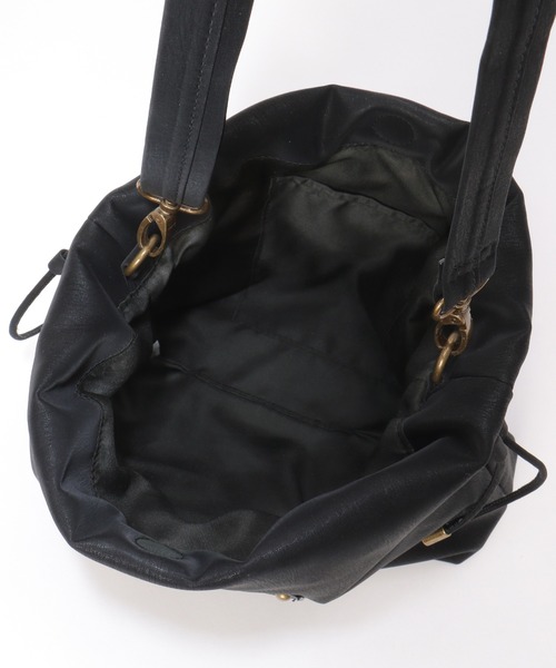 ikka(イッカ)の「【雑誌InRed11月号掲載】PUパフ巾着ショルダーバッグ(ショルダーバッグ・レディース・ライム/ブラック/ベージュ・FREE)」の11枚目の写真