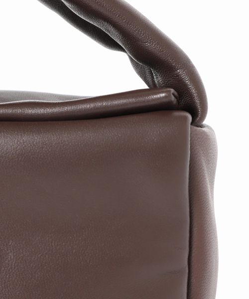 journal standard L'essage(ジャーナルスタンダードレサージュ)の「【Bucket Baggage/バケットバゲージ】Puff Cube Small:ハンドバッグ(ハンドバッグ・レディース・ブラウン・FREE)」の4枚目の写真