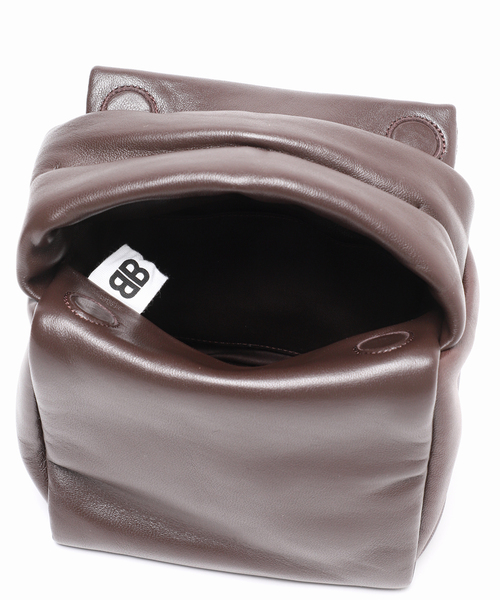 journal standard L'essage(ジャーナルスタンダードレサージュ)の「【Bucket Baggage/バケットバゲージ】Puff Cube Small:ハンドバッグ(ハンドバッグ・レディース・ブラウン・FREE)」の9枚目の写真