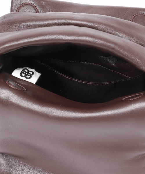 journal standard L'essage(ジャーナルスタンダードレサージュ)の「【Bucket Baggage/バケットバゲージ】Puff Cube Small:ハンドバッグ(ハンドバッグ・レディース・ブラウン・FREE)」の11枚目の写真