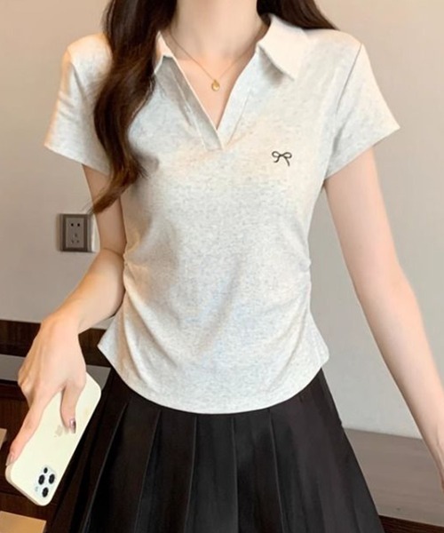 Lace Ladies(レースレディース)の「リボン ワンポイント 襟付き スキッパーネック カットソー(Tシャツ/カットソー・レディース・ホワイト/ライトグレー/ブラック・M/XL)」の4枚目の写真