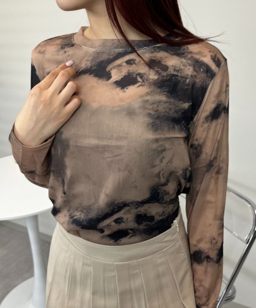 LYEON（リヨン）の「グラデマーブルシースルートップス（Tシャツ/カットソー・レディース・ブラウン・FREE）」の2枚目の写真