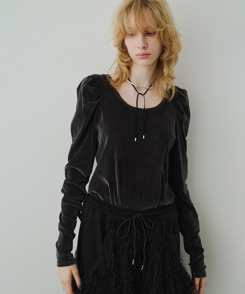 LA BELLE ETUDE（ラベルエチュード）の「シアーベロアパフギャザーTOPS（Tシャツ/カットソー・レディース・チャコールグレー/ブラック/ブラウン・FREE）」の16枚目の写真