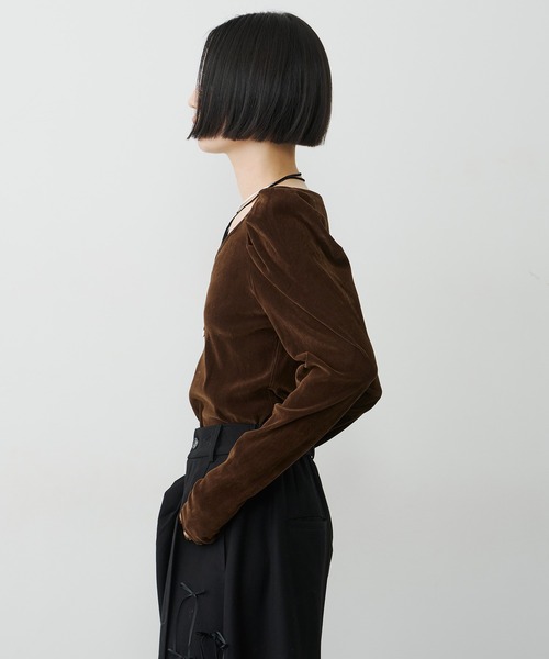 LA BELLE ETUDE（ラベルエチュード）の「シアーベロアパフギャザーTOPS（Tシャツ/カットソー・レディース・チャコールグレー/ブラック/ブラウン・FREE）」の10枚目の写真