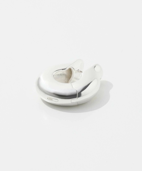 ANNIKA INEZ（アニカイネズ）の「ANNIKA INEZ Ample Hinge Hoops, Lrg アニカ イネズ アンプル ヒンジ フープピアス（ピアス（両耳用）・レディース・シルバー・FREE）」の5枚目の写真