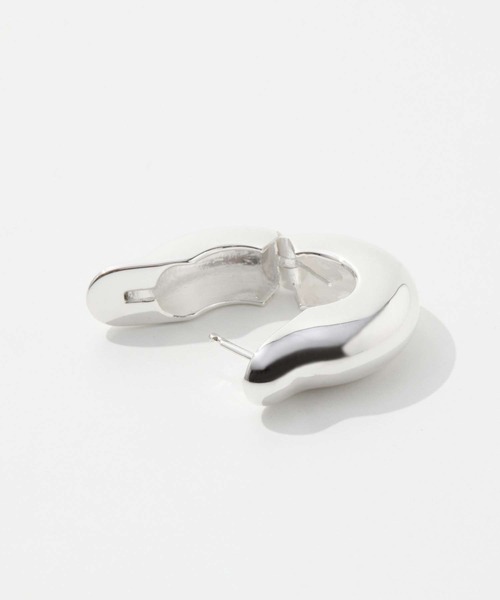 ANNIKA INEZ（アニカイネズ）の「ANNIKA INEZ Ample Hinge Hoops, Lrg アニカ イネズ アンプル ヒンジ フープピアス（ピアス（両耳用）・レディース・シルバー・FREE）」の6枚目の写真