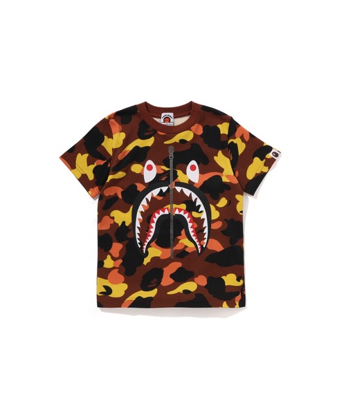 A BATHING APE(アベイシングエイプ)の「1ST CAMO SHARK TEE(Tシャツ/カットソー・キッズ・イエロー/グリーン/オレンジ・90/110/130/140/100/120)」の3枚目の写真
