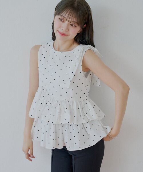 Chico(チコ)の「【SALON by Chico】バックデザインペプラムブラウス(シャツ/ブラウス・レディース・ホワイト/ブラック系その他/ブラック・FREE)」の5枚目の写真