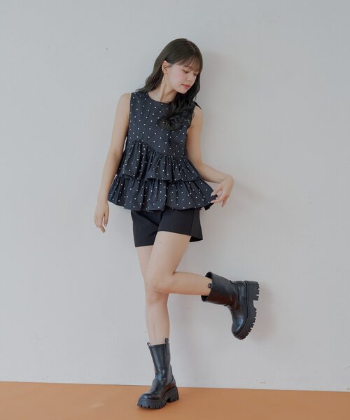 Chico(チコ)の「【SALON by Chico】バックデザインペプラムブラウス(シャツ/ブラウス・レディース・ホワイト/ブラック系その他/ブラック・FREE)」の13枚目の写真