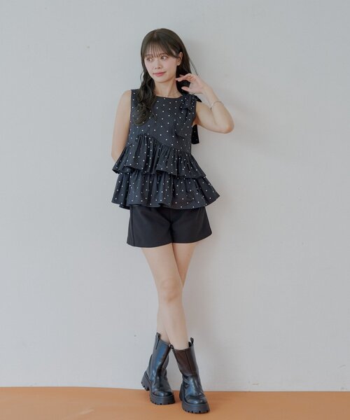Chico(チコ)の「【SALON by Chico】バックデザインペプラムブラウス(シャツ/ブラウス・レディース・ホワイト/ブラック系その他/ブラック・FREE)」の16枚目の写真